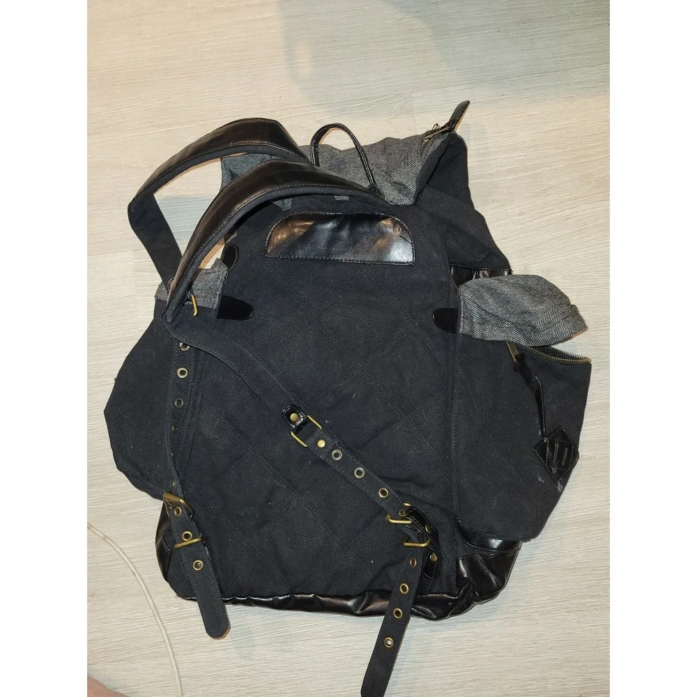OBEY PROPAGANDA Adjustable Straps Large Backpack Vintage Zippered Pockets School